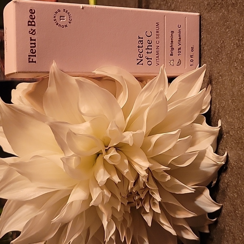 NIB Fleur & Bee, Nectar of the C, Vitamin C Serum, 1.0 fl oz